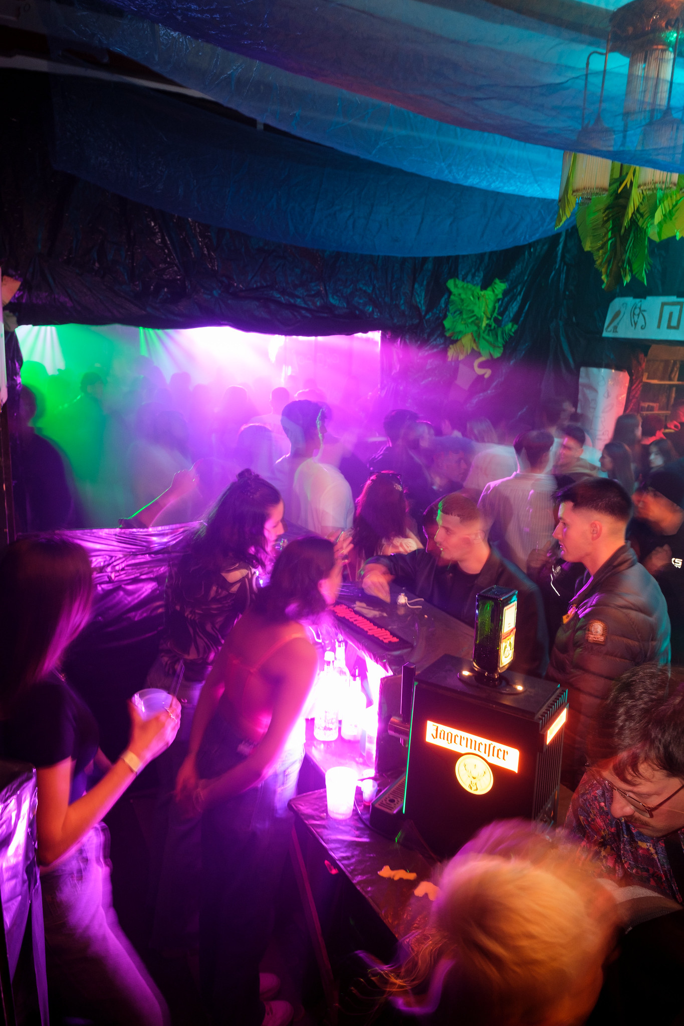 Feiernde auf der Großen Stuttgardia Party
