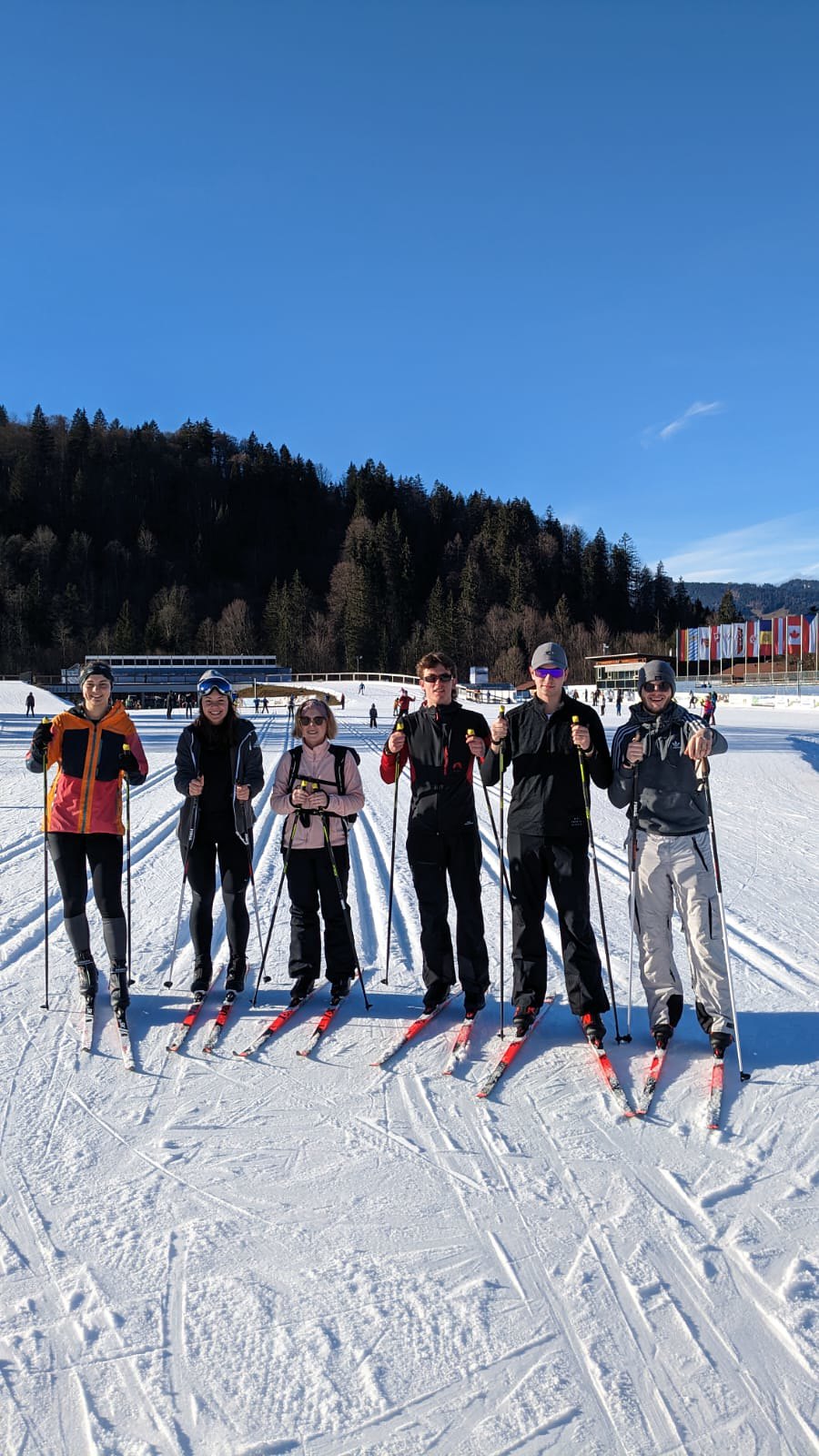 Mitglieder auf der Ski-Ausfahrt